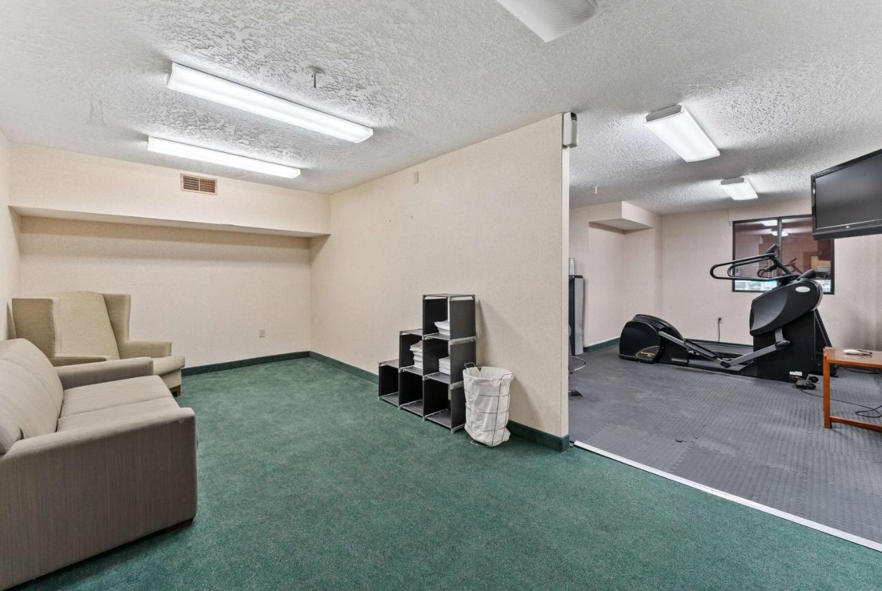 Ramada By Wyndham Cedar City Exterior photo