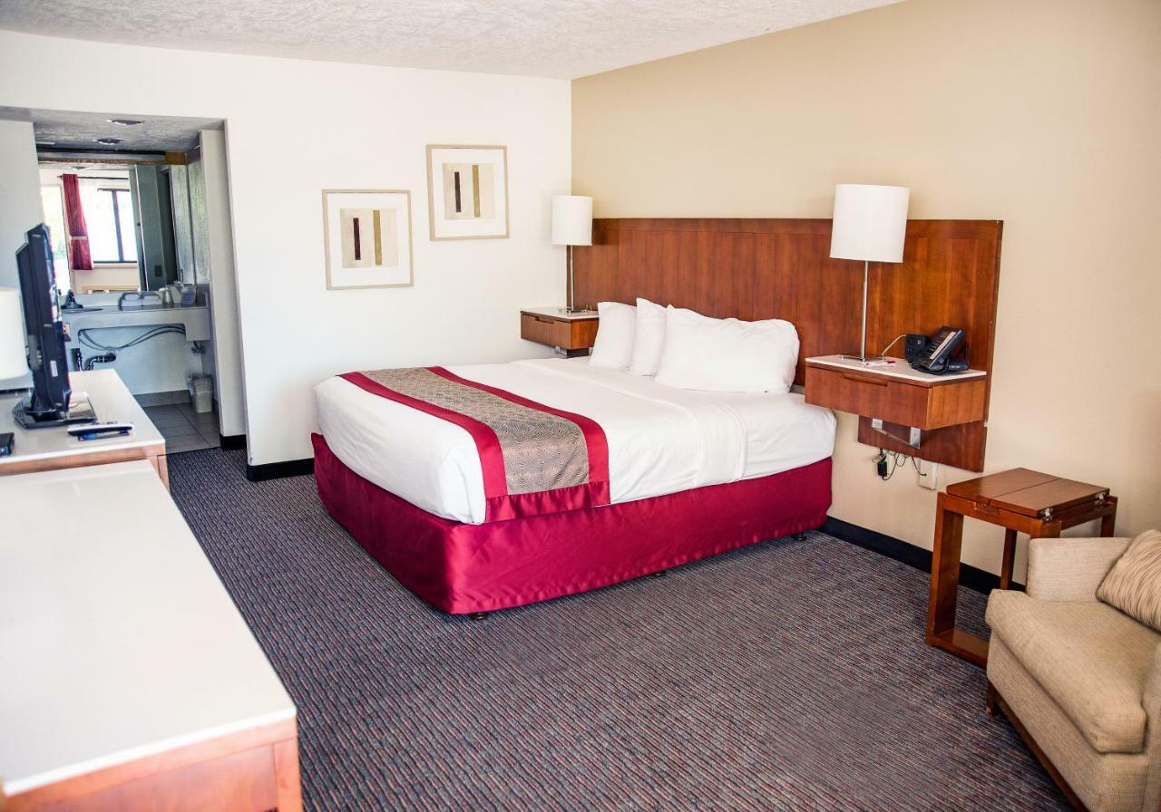 Ramada By Wyndham Cedar City Exterior photo